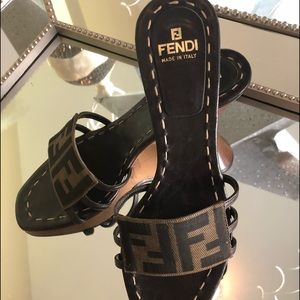 Authentic SIZE 7 FENDI SLIDE